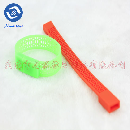 可展開(kāi)純色硅膠手環(huán) 定做生產(chǎn)廠(chǎng)家